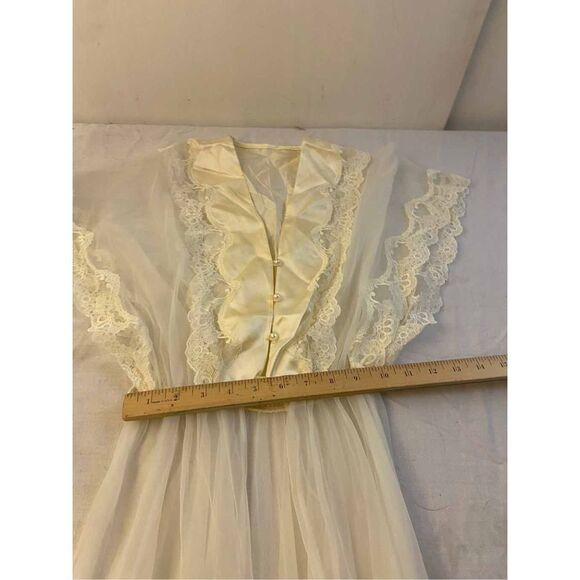 Val Mode bridal lace nylon gown pearl buttons Small petite Vtg USA rn#16985 - Picture 8 of 9